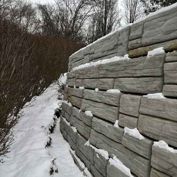 ReCon Retaining Wall Installation 11 IMG 3852