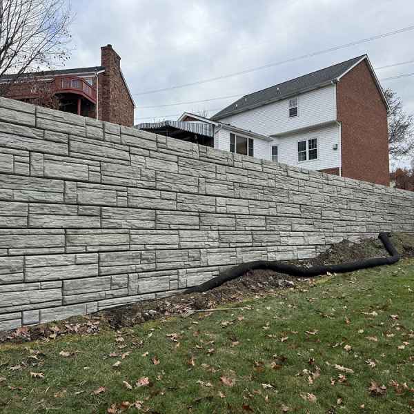 ReCon Retaining Wall Installation 3 IMG 1774